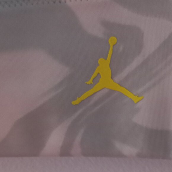 NIKE JORDAN zip front sports bra - Picture 4 of 9